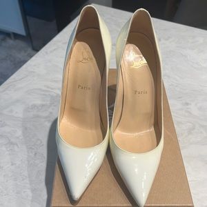 Christian Louboutin Décolleté 554 in white patent